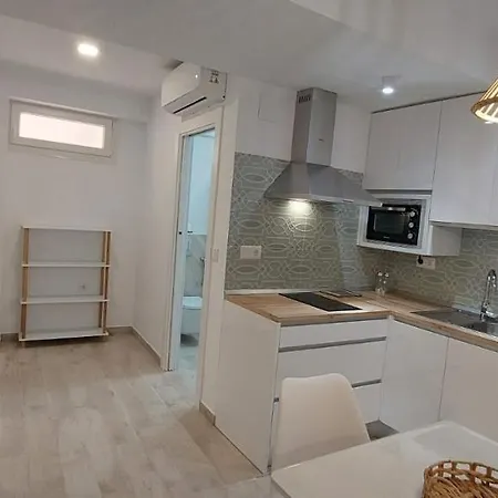 아파트 Centro Confor 3 *